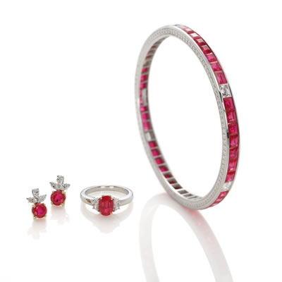 Exquisite ruby ring